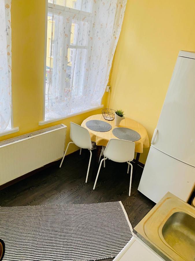 1 Bedroom Apartment Near Kadriorg Swan Pond Tallinn Exterior photo